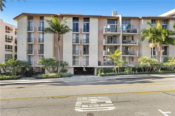 Exterior, Facade, Condo Building