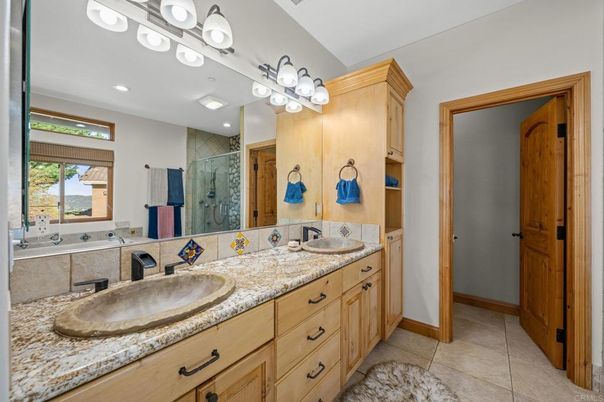 Bathroom, Dual Sink Vanities, Interior, Recessed Lighting