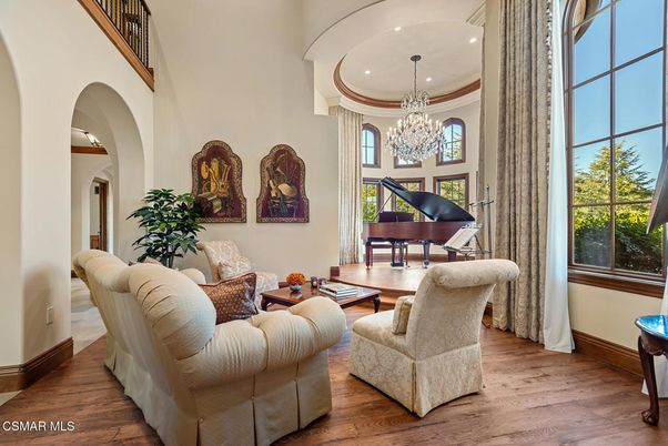 Chandelier, Interior, Living room, Piano, Recessed Lighting, Wood Texture Flooring