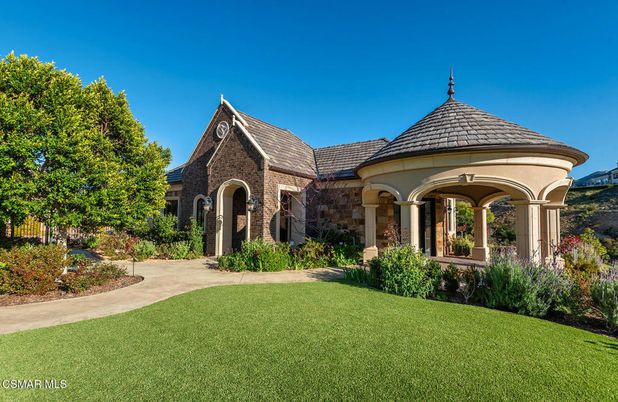 Backyard, Exterior, Facade, Brick Facade, French Provincial