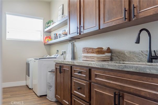 Interior, Washer, Wood Texture Flooring