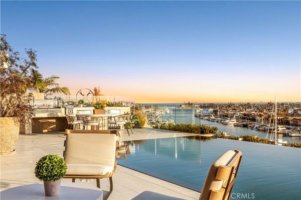 Exterior, Pool, Water