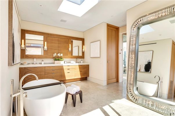 Bathroom, Dual Sink Vanities, Free Standing Baths, Interior, Recessed Lighting