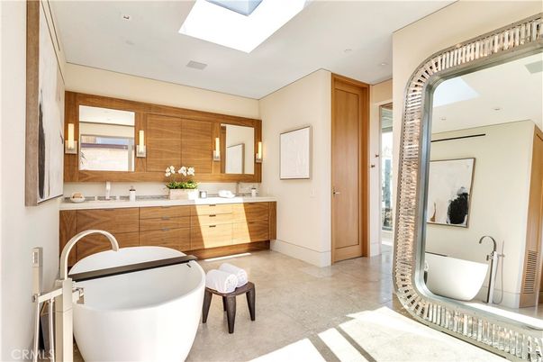 Bathroom, Dual Sink Vanities, Free Standing Baths, Interior, Recessed Lighting