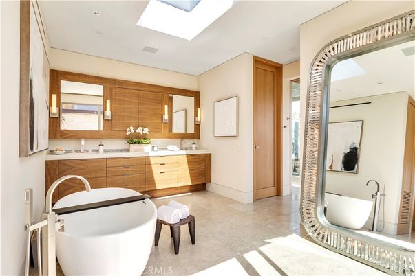 Bathroom, Dual Sink Vanities, Free Standing Baths, Interior, Recessed Lighting