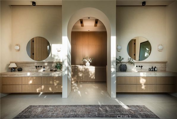 Bathroom, Dual Sink Vanities, Interior