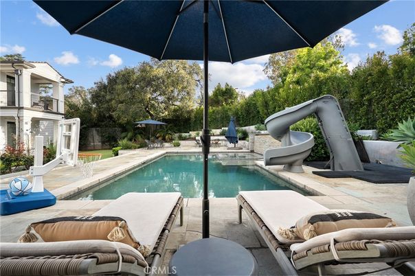 Exterior, Playground, Pool