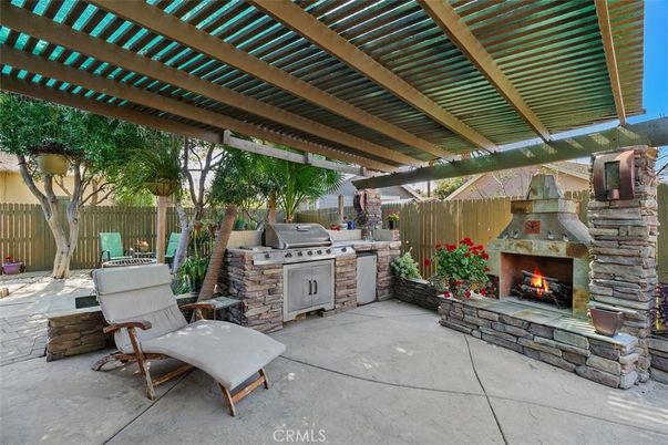 Exterior, Fireplace