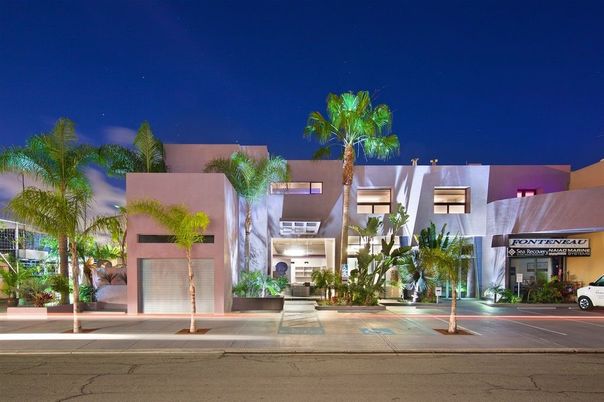 Attached, Exterior, Facade, Modern