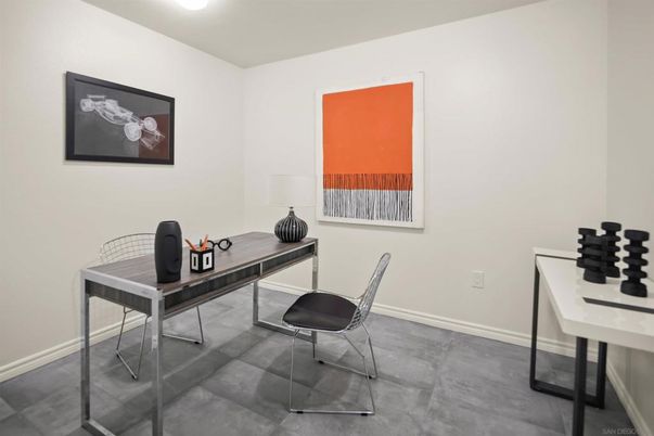 Home Office, Interior