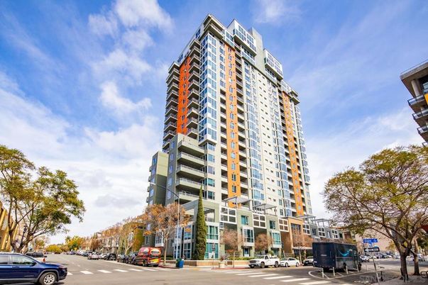 Exterior, Facade, Condo Building