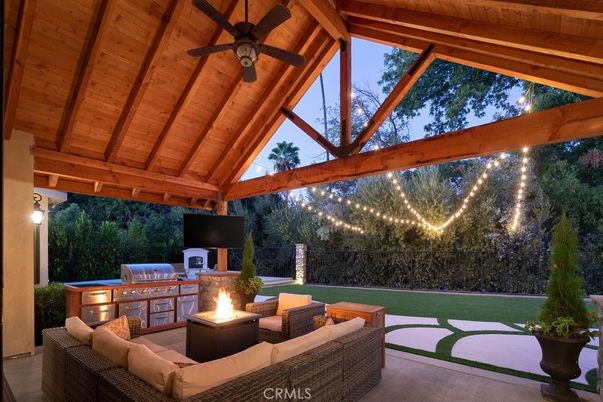 Exterior, Wooden Beams