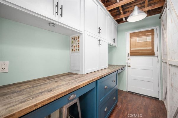 Interior, Pendant Lights, Wooden Ceilings, Wood Texture Flooring