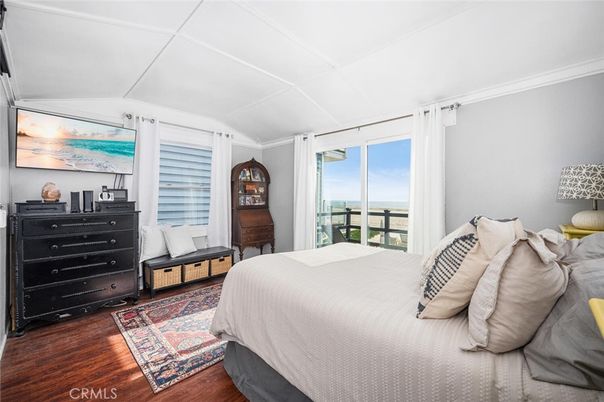 Bedroom, Interior, Water, Wood Texture Flooring