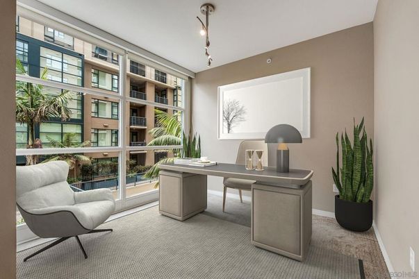 Home Office, Interior