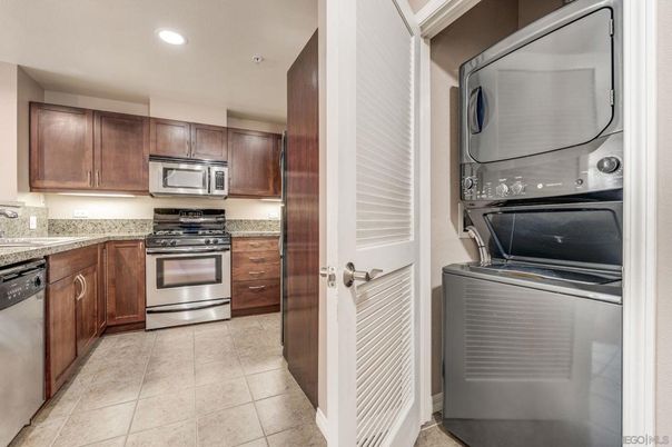 Interior, Kitchen, Recessed Lighting, Stainless Steel Appliances, Utility Closets, Washer