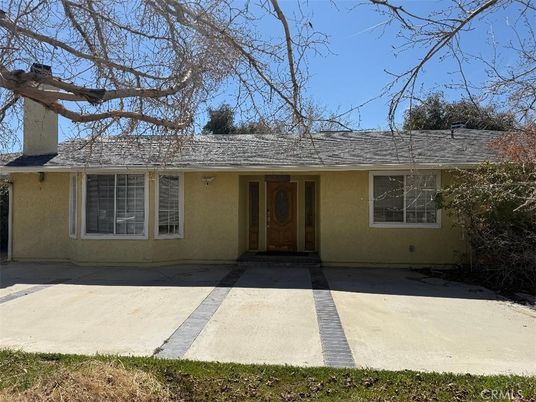 Exterior, Facade, Ranch