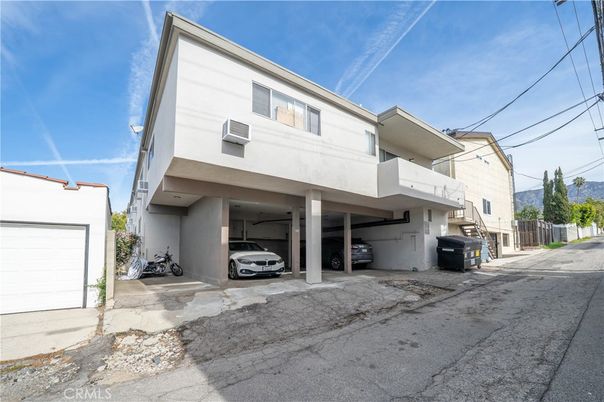 Detached Garage, Exterior