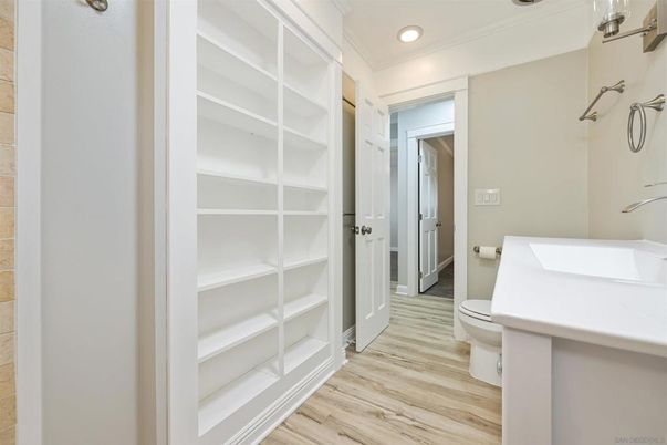 Bathroom, Interior, Recessed Lighting, Walk-in Closets, Wood Texture Flooring