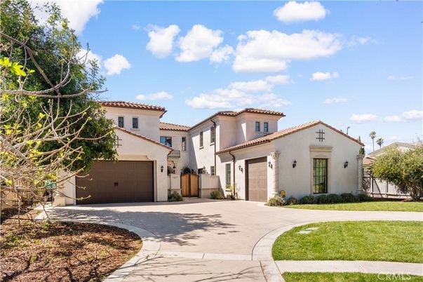 Attached, Exterior, Facade, Spanish Mediterranean
