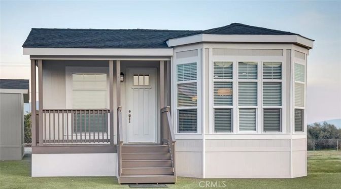 Exterior, Facade, None