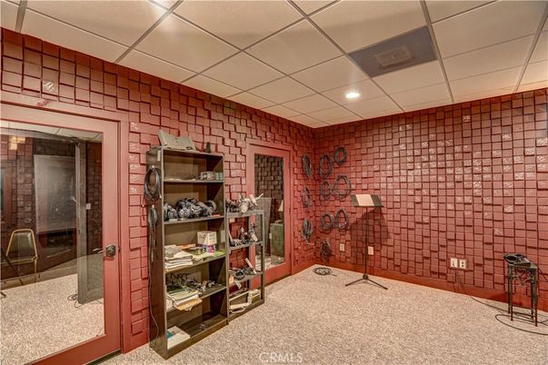 Empty room, Interior, Recessed Lighting, Stone Walls