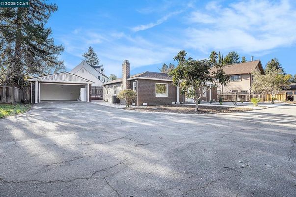 Backyard, Detached Garage, Exterior