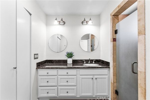 Bathroom, Dual Sink Vanities, Interior