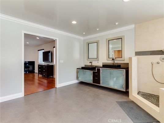 Bathroom, Interior, Recessed Lighting, Wood Texture Flooring