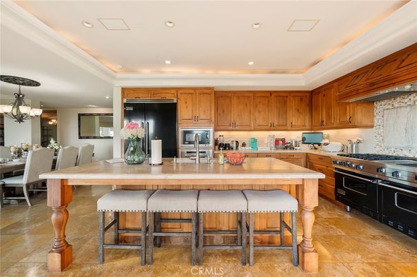 Chandelier, Dining room, Interior, Kitchen, Recessed Lighting, Stainless Steel Appliances