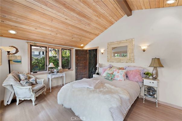 Bedroom, Interior, Recessed Lighting, Wooden Beams, Wooden Ceilings, Wood Texture Flooring