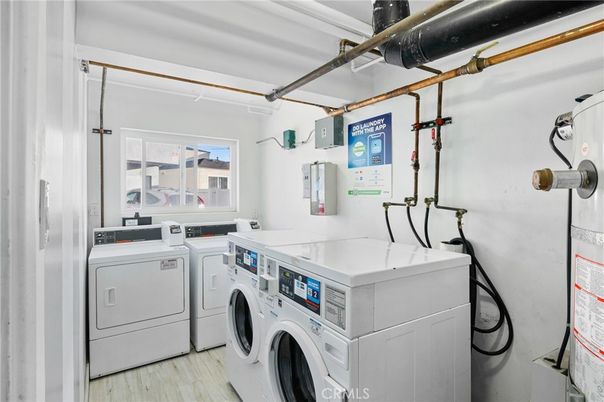 Interior, Washer, Wood Texture Flooring