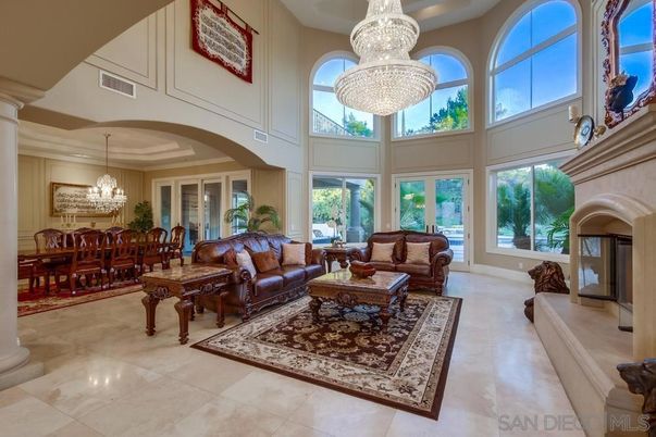 Chandelier, Dining room, Interior, Living room