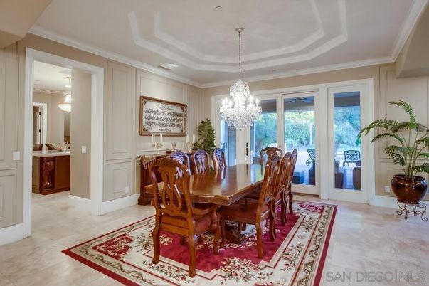 Chandelier, Dining room, Interior