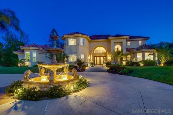 Backyard, Exterior, Facade, Mediterranean