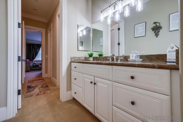 Bathroom, Dual Sink Vanities, Interior