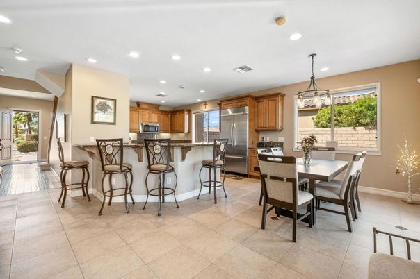 Dining room, Interior, Kitchen, Pendant Lights, Recessed Lighting, Stainless Steel Appliances