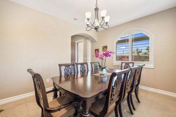 Chandelier, Dining room, Interior
