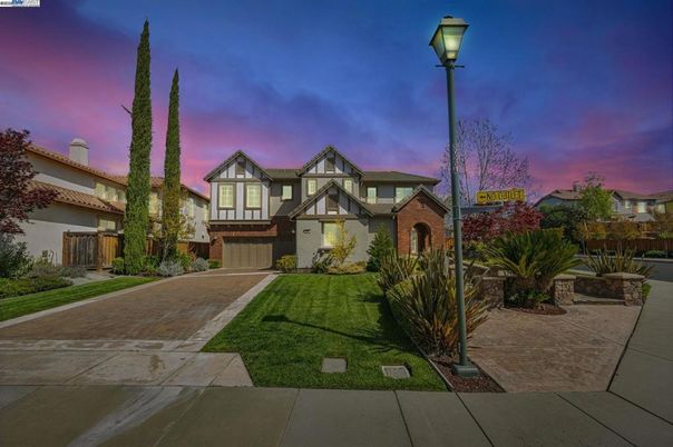 Exterior, Facade, Tudor Revival