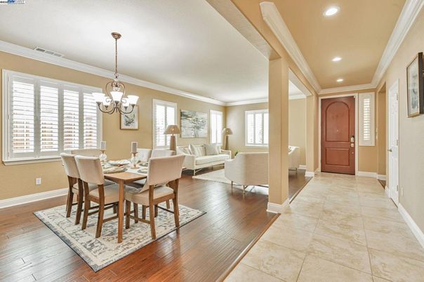 Chandelier, Dining room, Interior, Living room, Recessed Lighting, Wood Texture Flooring