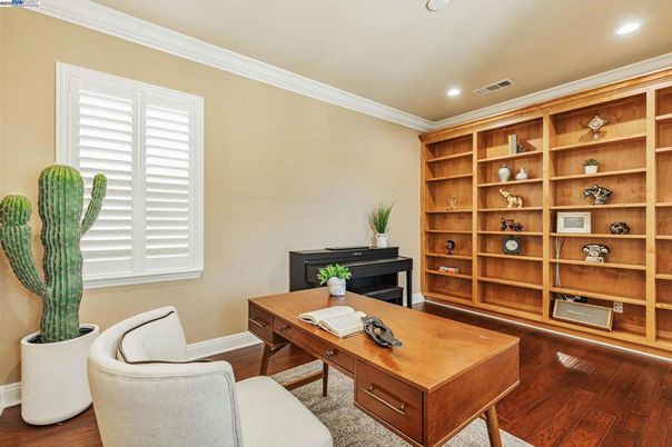 Home Office, Interior, Recessed Lighting, Wood Texture Flooring