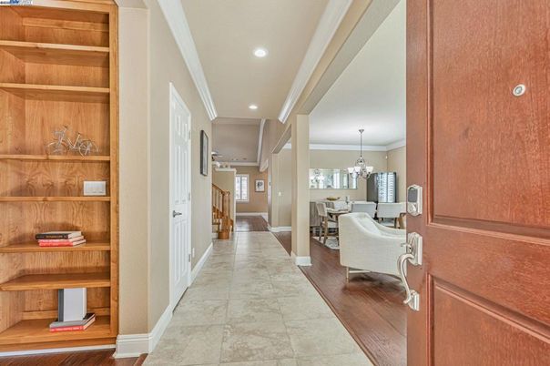Chandelier, Dining room, Interior, Recessed Lighting, Wood Texture Flooring