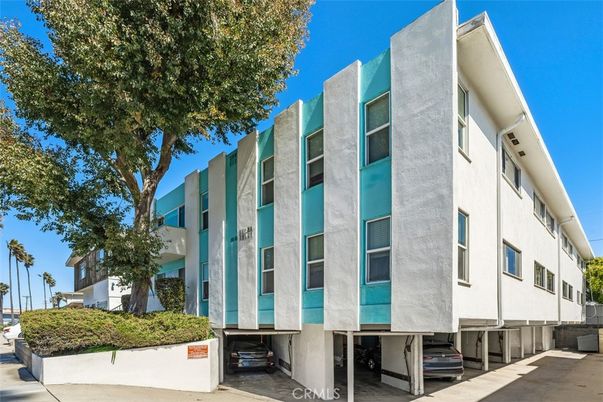 Exterior, Facade, Condo Building