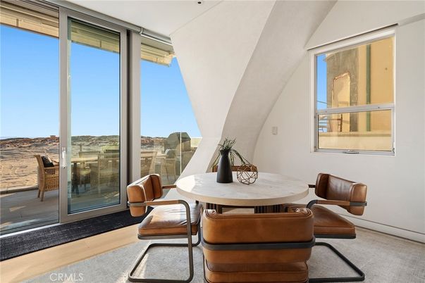 Dining room, Interior