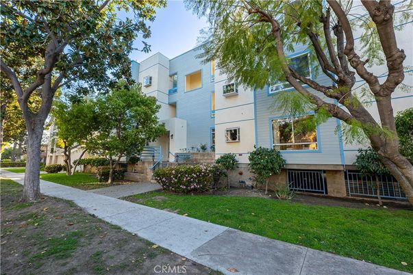 Backyard, Exterior, Facade, Rowhouse