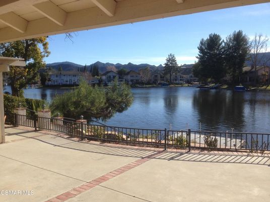 Exterior, Lake