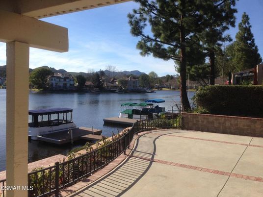 Exterior, Lake