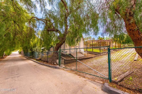 Exterior, Tennis Courts