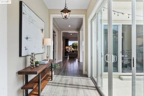 Interior, Pendant Lights, Recessed Lighting, Wood Texture Flooring