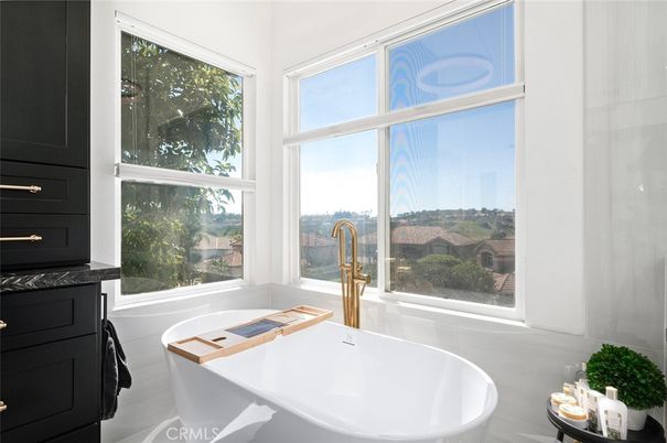 Bathroom, Free Standing Baths, Interior